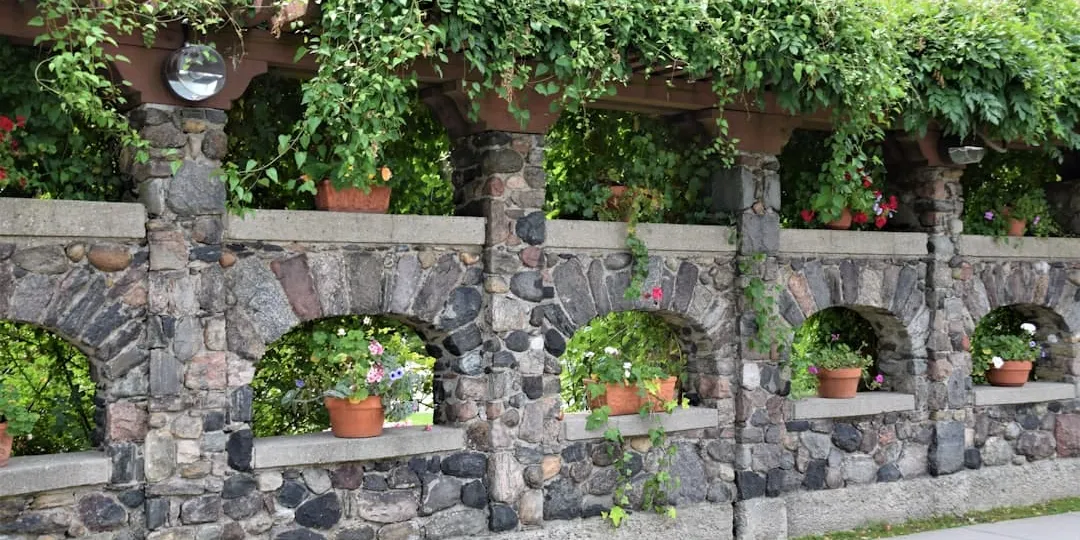 Natural stone retaining wall